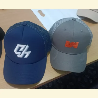 Hat - Agence ÉZÉ+
